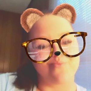 Meet your Posher, Cynthia